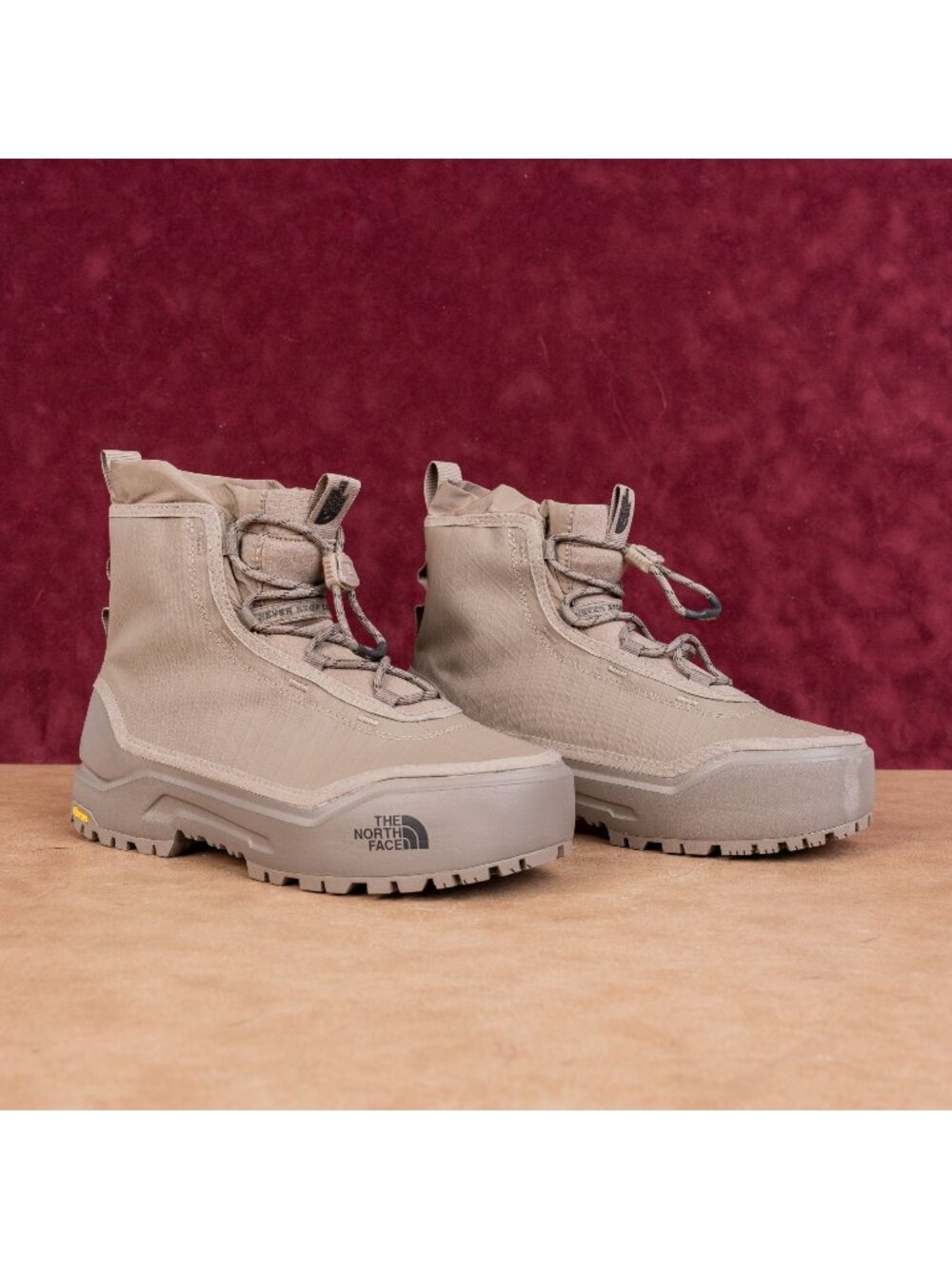 The North Face Unisex Base Camp Waterproof Sand Hiking Boots sz M6 W8